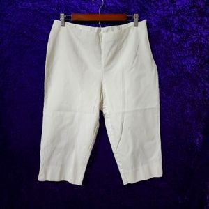 Chicos Capris White Size 2 (Size 12) EXCELLENT Condition